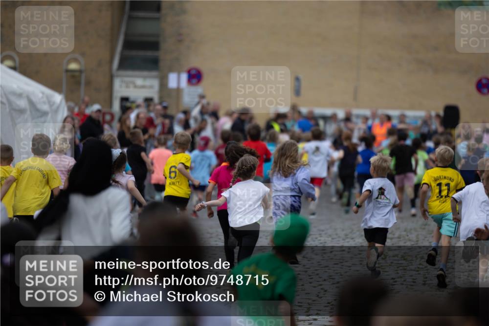 12.06.2026 - Holstenköstenlauf Michael Strokosch http://msf.ph/oto/9748715 12.06.2026 16:00:37 Laufen 6, 11 meine-sportfotos.de
