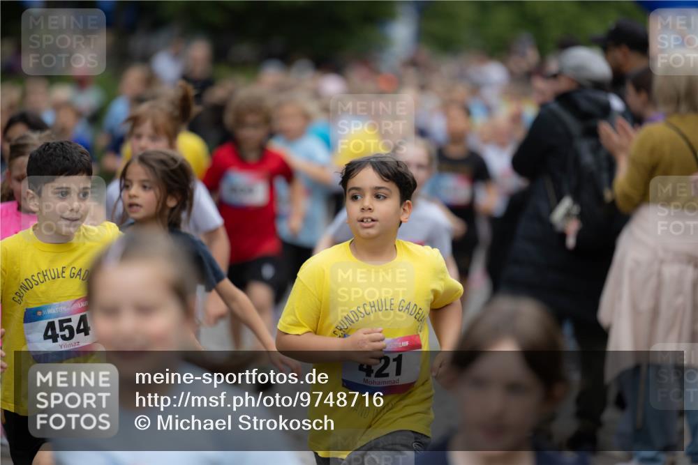 12.06.2026 - Holstenköstenlauf Michael Strokosch http://msf.ph/oto/9748716 12.06.2026 16:00:42 Laufen 36, 454, 421 meine-sportfotos.de
