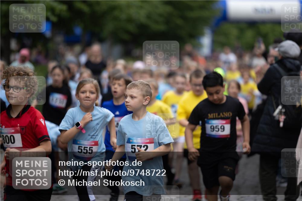 12.06.2026 - Holstenköstenlauf Michael Strokosch http://msf.ph/oto/9748722 12.06.2026 16:00:45 Laufen 800, 555, 35, 572, 0, 959 meine-sportfotos.de
