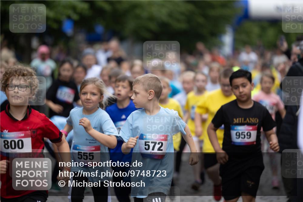 12.06.2026 - Holstenköstenlauf Michael Strokosch http://msf.ph/oto/9748723 12.06.2026 16:00:45 Laufen 800, 35, 572, 555, 959 meine-sportfotos.de