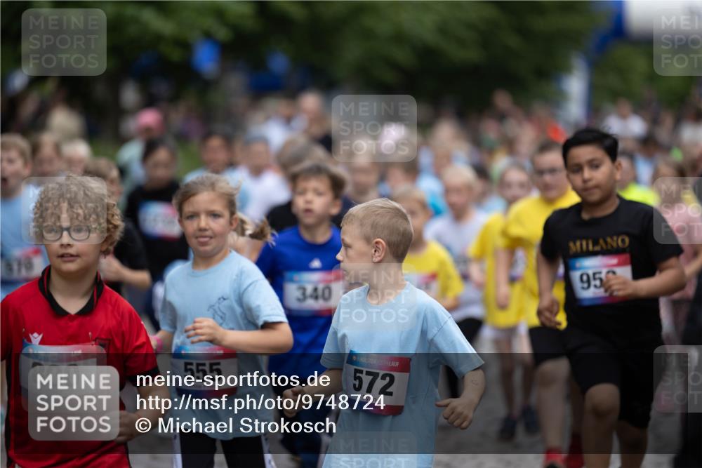 12.06.2026 - Holstenköstenlauf Michael Strokosch http://msf.ph/oto/9748724 12.06.2026 16:00:45 Laufen 800, 340, 555, 572, 950 meine-sportfotos.de