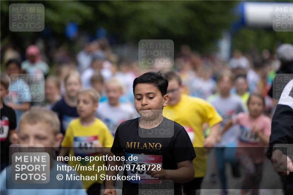 12.06.2026 - Holstenköstenlauf Michael Strokosch http://msf.ph/oto/9748728 12.06.2026 16:00:46 Laufen 8, 447, 36, 959 meine-sportfotos.de