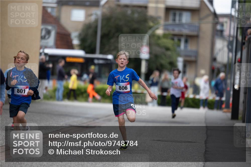 12.06.2026 - Holstenköstenlauf Michael Strokosch http://msf.ph/oto/9748784 12.06.2026 16:05:37 Laufen 801, 806 meine-sportfotos.de