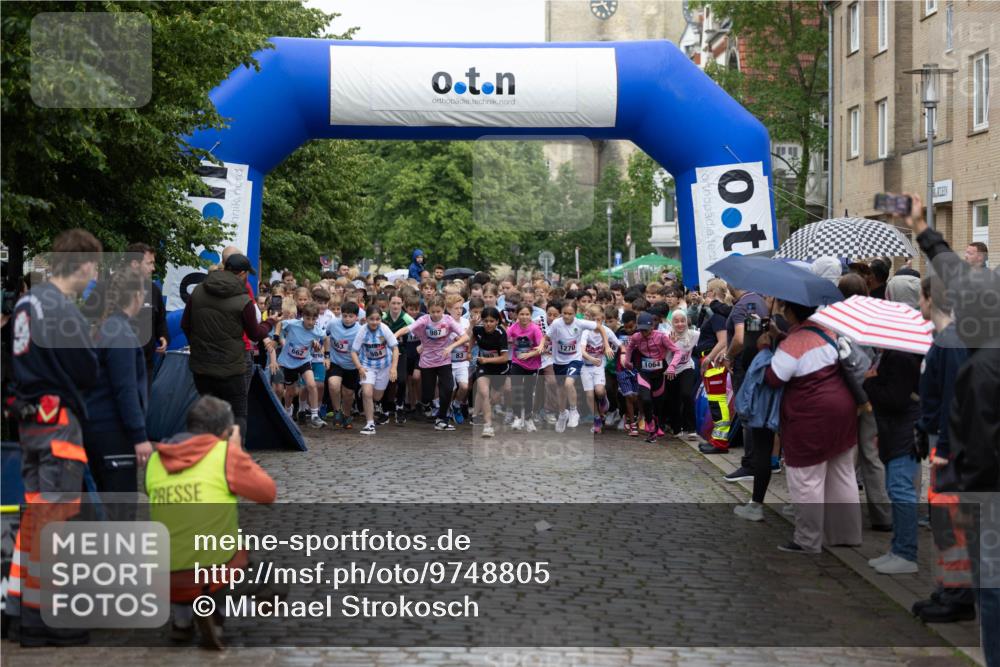 12.06.2026 - Holstenköstenlauf Michael Strokosch http://msf.ph/oto/9748805 12.06.2026 16:45:02 Laufen 662, 987, 984, 1270, 83, 985, 1064 meine-sportfotos.de