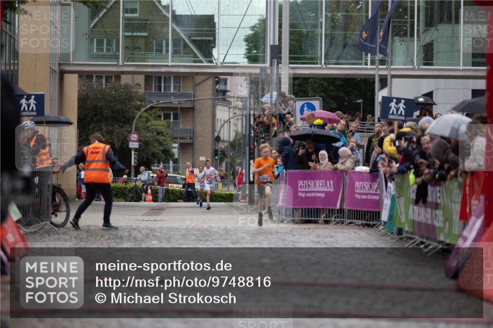 12.06.2026 - Holstenköstenlauf Michael Strokosch http://msf.ph/oto/9748816 12.06.2026 16:49:45 Laufen 3, 8, 200, 368 meine-sportfotos.de