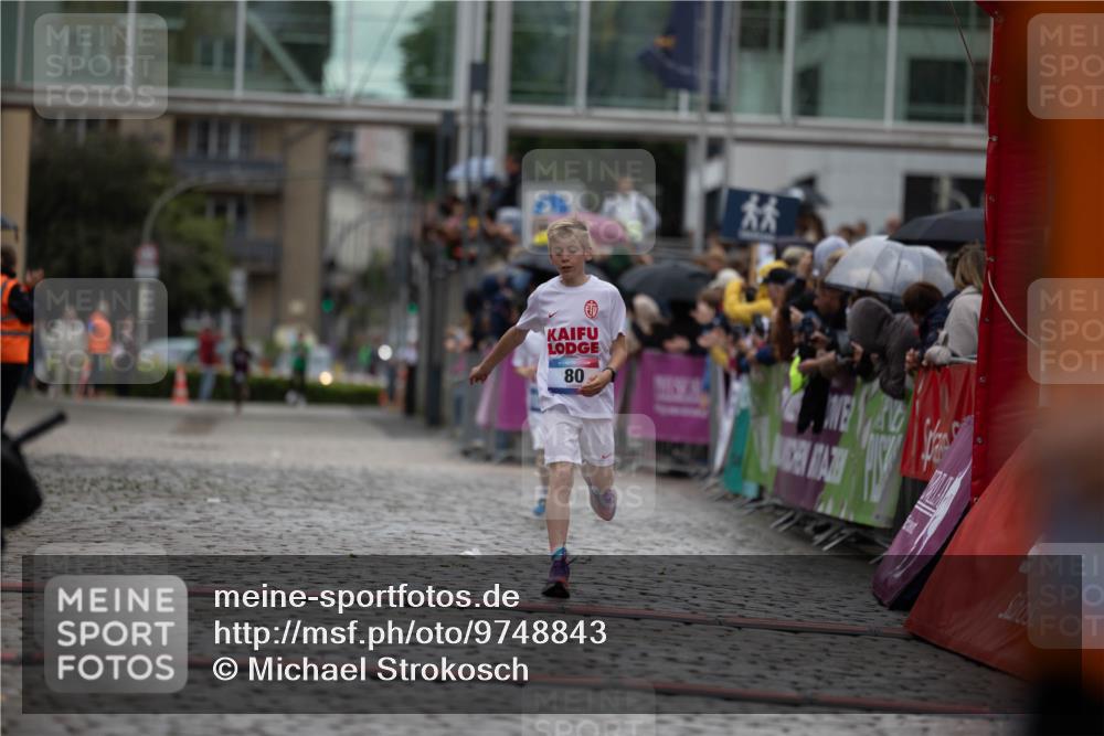 12.06.2026 - Holstenköstenlauf Michael Strokosch http://msf.ph/oto/9748843 12.06.2026 16:49:58 Laufen 80 meine-sportfotos.de