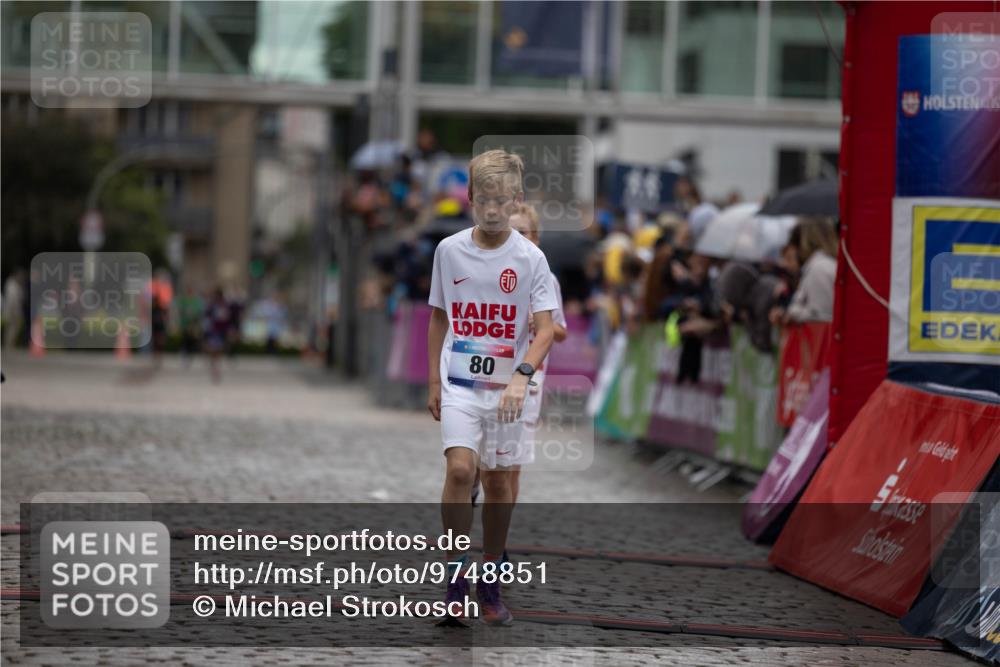 12.06.2026 - Holstenköstenlauf Michael Strokosch http://msf.ph/oto/9748851 12.06.2026 16:50:03 Laufen 80 meine-sportfotos.de