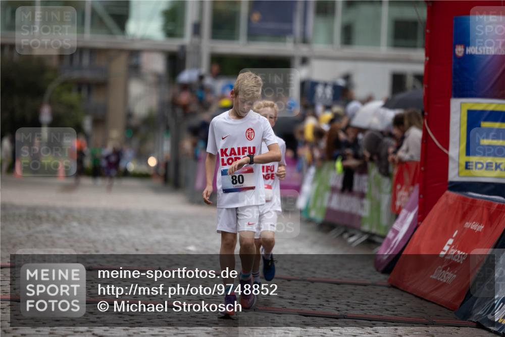 12.06.2026 - Holstenköstenlauf Michael Strokosch http://msf.ph/oto/9748852 12.06.2026 16:50:03 Laufen 80 meine-sportfotos.de