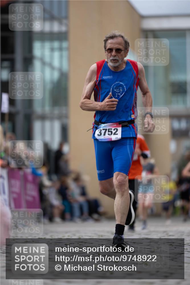 12.06.2026 - Holstenköstenlauf Michael Strokosch http://msf.ph/oto/9748922 12.06.2026 17:57:46 Laufen 3752, 24 meine-sportfotos.de