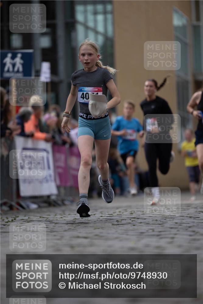 12.06.2026 - Holstenköstenlauf Michael Strokosch http://msf.ph/oto/9748930 12.06.2026 17:57:50 Laufen 36, 40, 77 meine-sportfotos.de