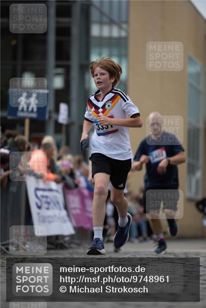 12.06.2026 - Holstenköstenlauf Michael Strokosch http://msf.ph/oto/9748961 12.06.2026 17:58:51 Laufen 355, 3482 meine-sportfotos.de