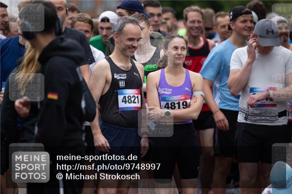 12.06.2026 - Holstenköstenlauf Michael Strokosch http://msf.ph/oto/9748997 12.06.2026 18:53:51 Laufen 36, 4821, 36, 4819 meine-sportfotos.de