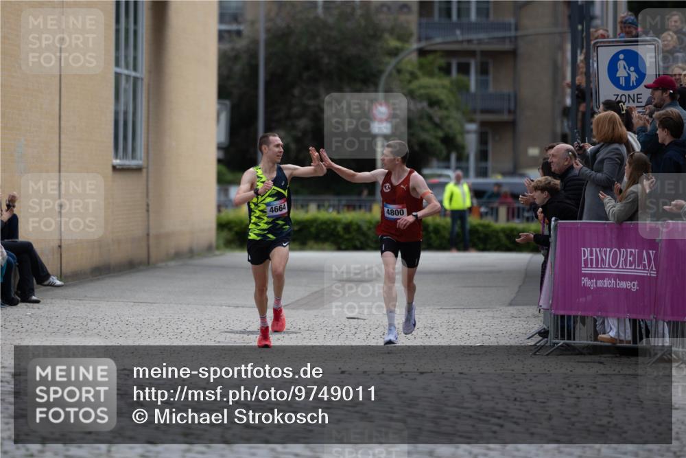 12.06.2026 - Holstenköstenlauf Michael Strokosch http://msf.ph/oto/9749011 12.06.2026 19:31:52 Laufen 4664, 4800 meine-sportfotos.de