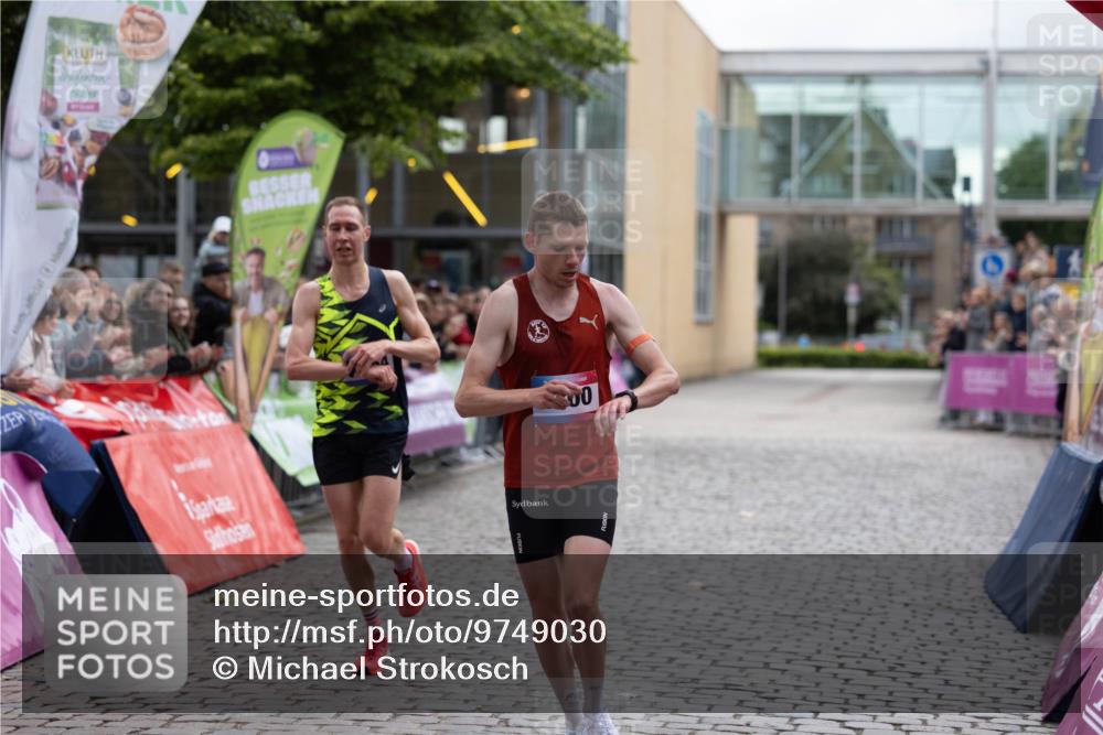 12.06.2026 - Holstenköstenlauf Michael Strokosch http://msf.ph/oto/9749030 12.06.2026 19:31:58 Laufen 00 meine-sportfotos.de