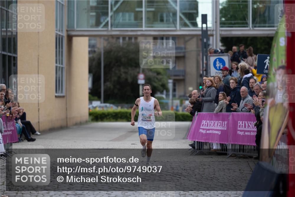 12.06.2026 - Holstenköstenlauf Michael Strokosch http://msf.ph/oto/9749037 12.06.2026 19:33:16 Laufen 3246 meine-sportfotos.de