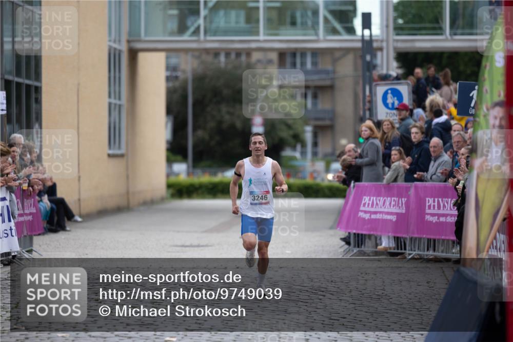 12.06.2026 - Holstenköstenlauf Michael Strokosch http://msf.ph/oto/9749039 12.06.2026 19:33:17 Laufen 3246 meine-sportfotos.de