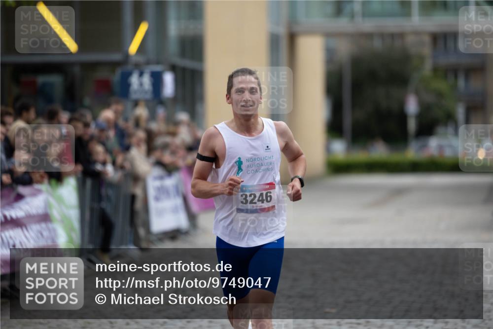 12.06.2026 - Holstenköstenlauf Michael Strokosch http://msf.ph/oto/9749047 12.06.2026 19:33:20 Laufen 3246 meine-sportfotos.de