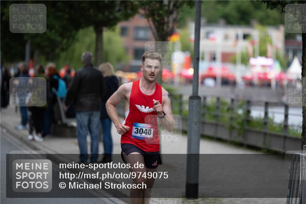 12.06.2026 - Holstenköstenlauf Michael Strokosch http://msf.ph/oto/9749075 12.06.2026 19:36:08 Laufen 3040 meine-sportfotos.de