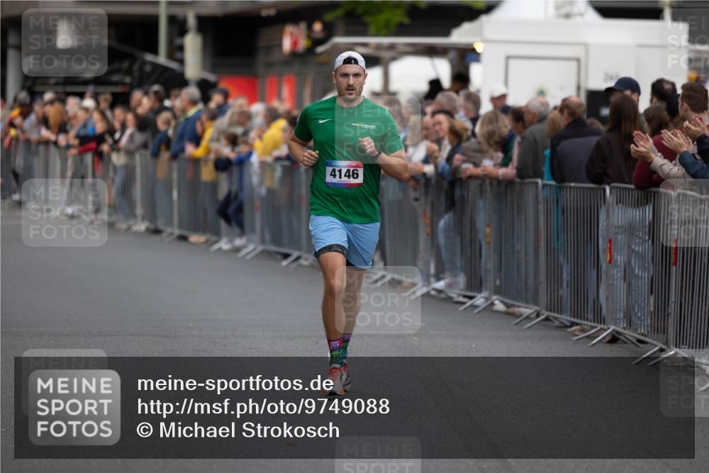 12.06.2026 - Holstenköstenlauf Michael Strokosch http://msf.ph/oto/9749088 12.06.2026 19:38:07 Laufen 4146 meine-sportfotos.de