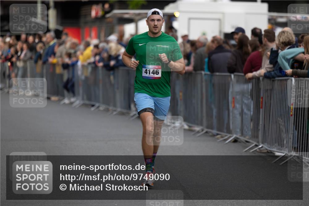 12.06.2026 - Holstenköstenlauf Michael Strokosch http://msf.ph/oto/9749090 12.06.2026 19:38:08 Laufen 4146 meine-sportfotos.de