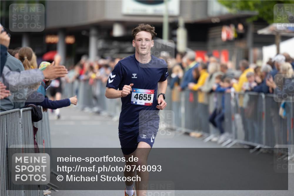 12.06.2026 - Holstenköstenlauf Michael Strokosch http://msf.ph/oto/9749093 12.06.2026 19:38:20 Laufen 35, 4655, 121, 2 meine-sportfotos.de