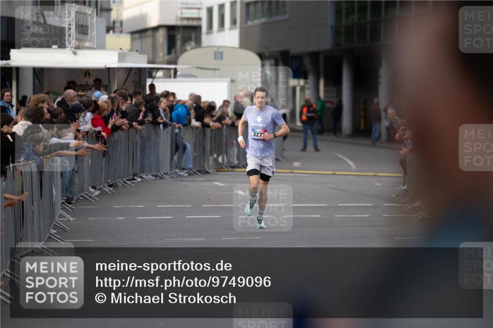 12.06.2026 - Holstenköstenlauf Michael Strokosch http://msf.ph/oto/9749096 12.06.2026 19:38:43 Laufen 327 meine-sportfotos.de