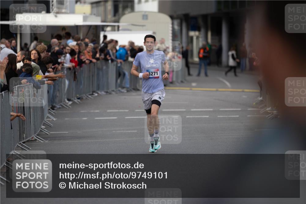 12.06.2026 - Holstenköstenlauf Michael Strokosch http://msf.ph/oto/9749101 12.06.2026 19:38:45 Laufen 3271 meine-sportfotos.de