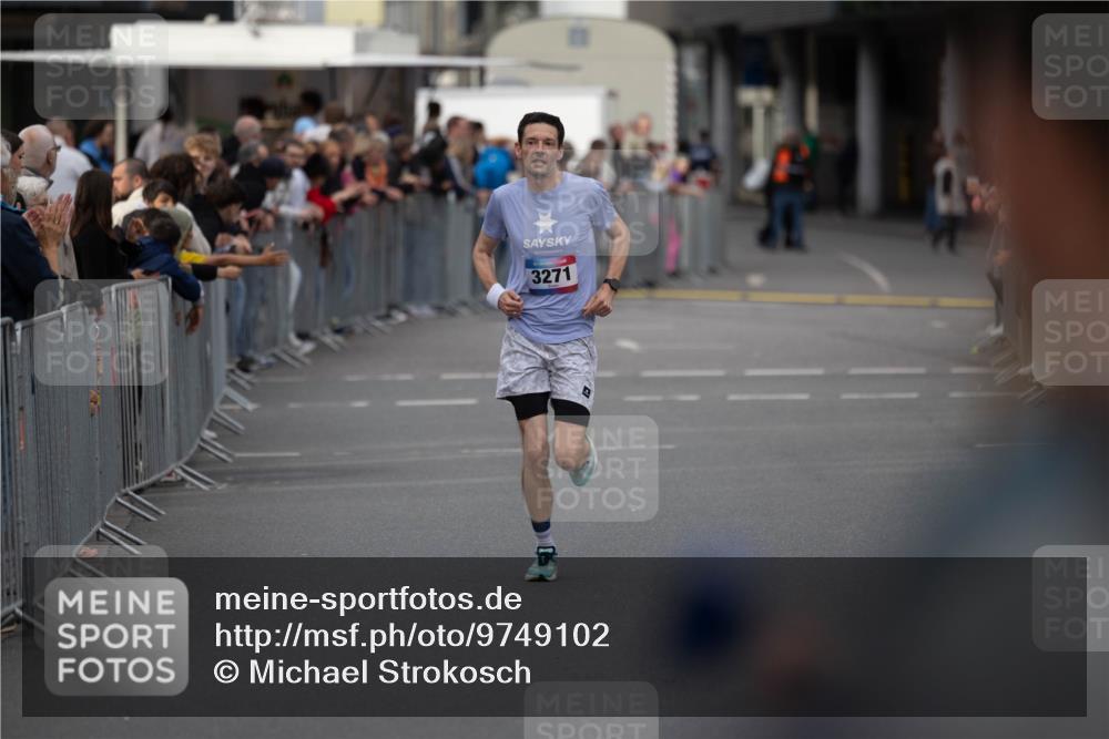 12.06.2026 - Holstenköstenlauf Michael Strokosch http://msf.ph/oto/9749102 12.06.2026 19:38:46 Laufen 3271 meine-sportfotos.de