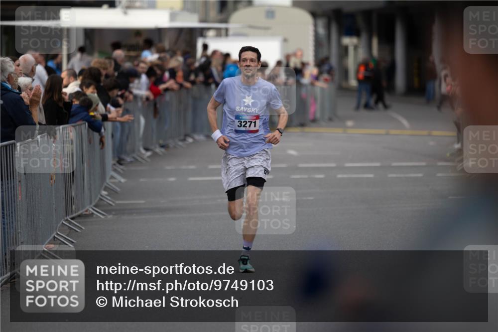 12.06.2026 - Holstenköstenlauf Michael Strokosch http://msf.ph/oto/9749103 12.06.2026 19:38:46 Laufen 3271 meine-sportfotos.de