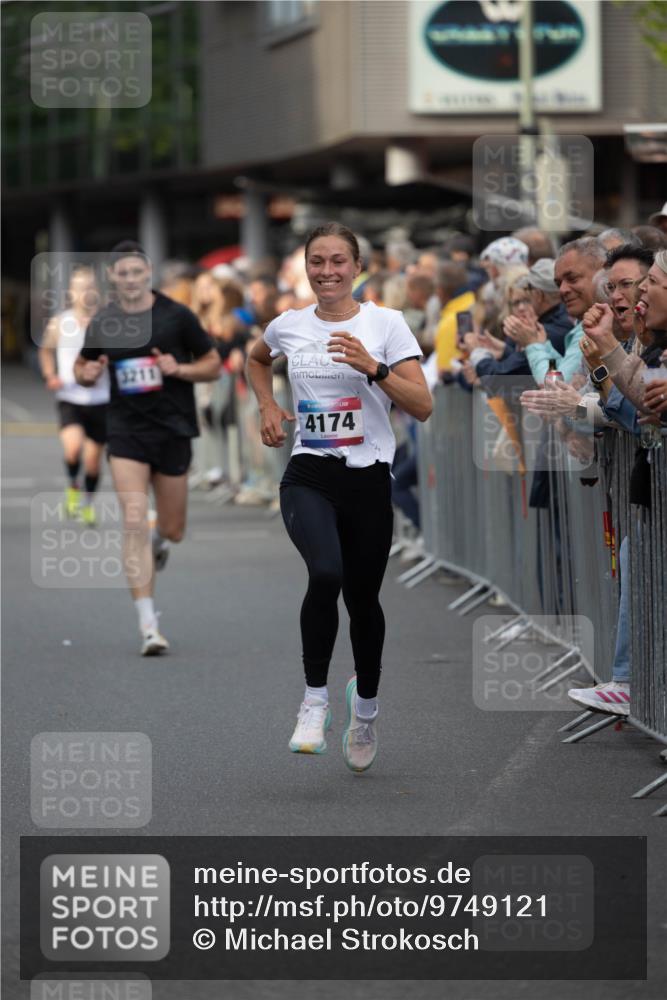 12.06.2026 - Holstenköstenlauf Michael Strokosch http://msf.ph/oto/9749121 12.06.2026 19:39:31 Laufen 65, 3211, 4174 meine-sportfotos.de
