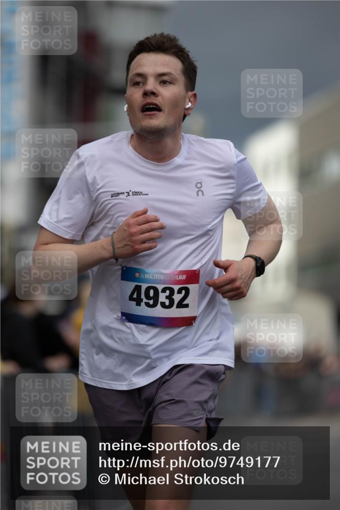 12.06.2026 - Holstenköstenlauf Michael Strokosch http://msf.ph/oto/9749177 12.06.2026 19:40:45 Laufen 36, 4932 meine-sportfotos.de