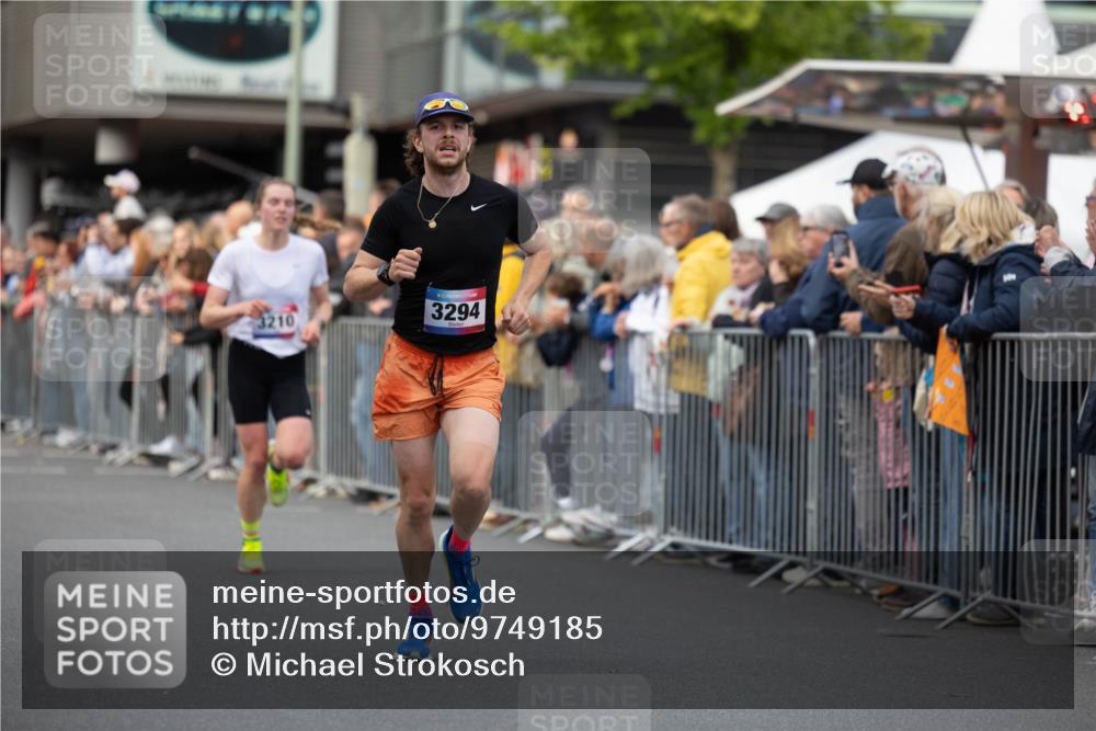 12.06.2026 - Holstenköstenlauf Michael Strokosch http://msf.ph/oto/9749185 12.06.2026 19:41:08 Laufen 3294, 3210 meine-sportfotos.de