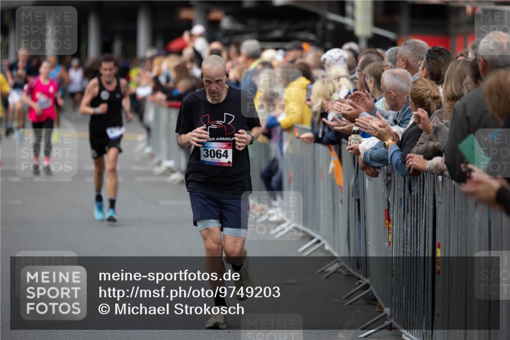 12.06.2026 - Holstenköstenlauf Michael Strokosch http://msf.ph/oto/9749203 12.06.2026 19:42:07 Laufen 3064 meine-sportfotos.de