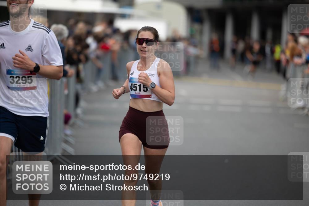 12.06.2026 - Holstenköstenlauf Michael Strokosch http://msf.ph/oto/9749219 12.06.2026 19:42:32 Laufen 3295, 4515 meine-sportfotos.de