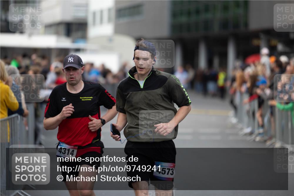 12.06.2026 - Holstenköstenlauf Michael Strokosch http://msf.ph/oto/9749241 12.06.2026 19:43:10 Laufen 4314, 36, 4573 meine-sportfotos.de