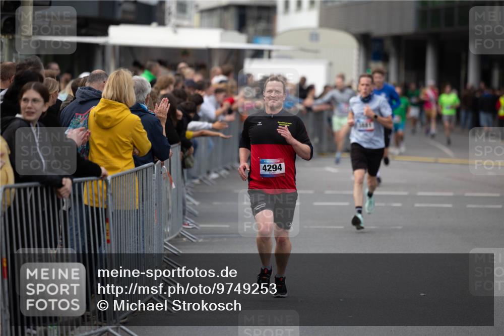 12.06.2026 - Holstenköstenlauf Michael Strokosch http://msf.ph/oto/9749253 12.06.2026 19:43:19 Laufen 4294 meine-sportfotos.de
