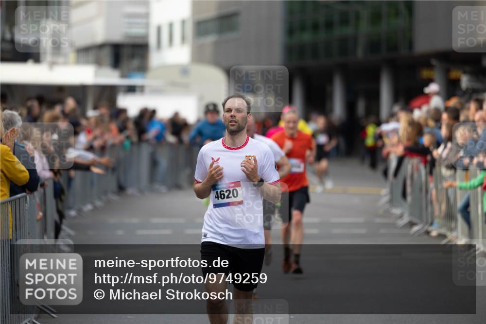 12.06.2026 - Holstenköstenlauf Michael Strokosch http://msf.ph/oto/9749259 12.06.2026 19:44:12 Laufen 4620 meine-sportfotos.de