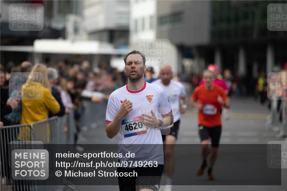 12.06.2026 - Holstenköstenlauf Michael Strokosch http://msf.ph/oto/9749263 12.06.2026 19:44:13 Laufen 4620 meine-sportfotos.de