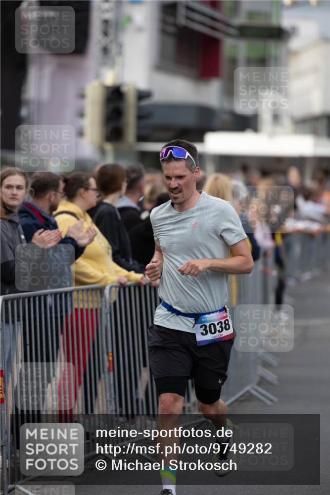 12.06.2026 - Holstenköstenlauf Michael Strokosch http://msf.ph/oto/9749282 12.06.2026 19:44:29 Laufen 96, 3038 meine-sportfotos.de