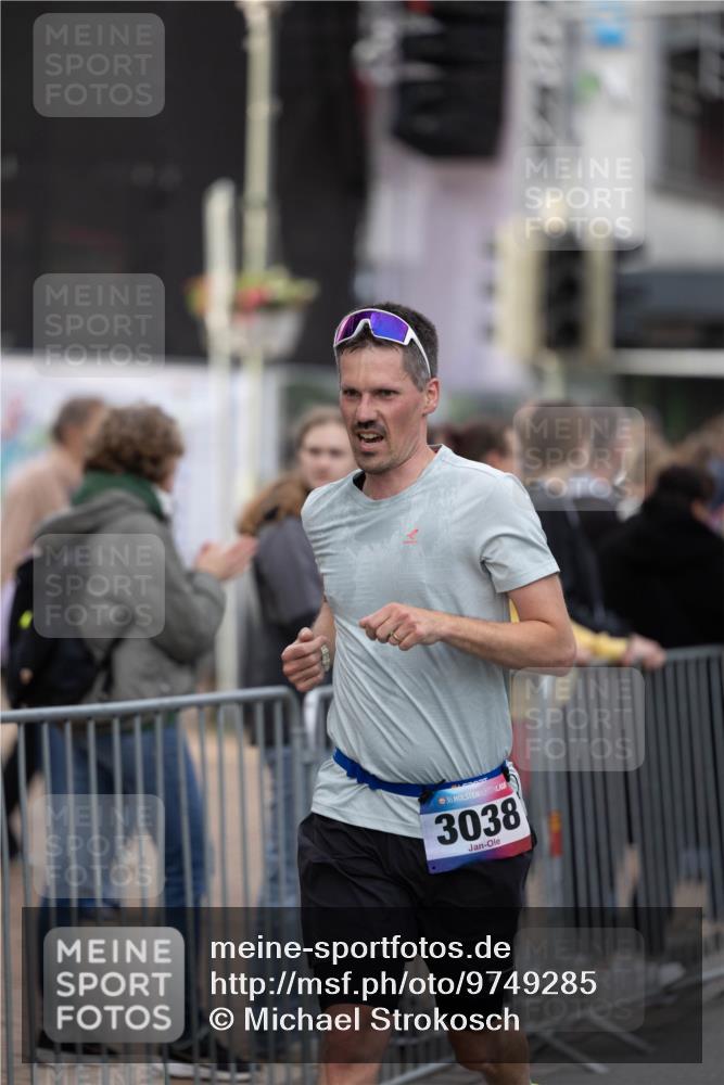 12.06.2026 - Holstenköstenlauf Michael Strokosch http://msf.ph/oto/9749285 12.06.2026 19:44:30 Laufen 36, 3038 meine-sportfotos.de