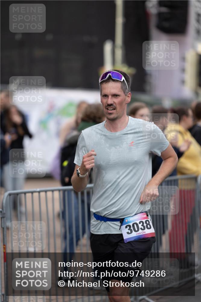 12.06.2026 - Holstenköstenlauf Michael Strokosch http://msf.ph/oto/9749286 12.06.2026 19:44:30 Laufen 36, 3038 meine-sportfotos.de