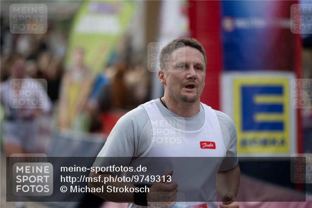 12.06.2026 - Holstenköstenlauf Michael Strokosch http://msf.ph/oto/9749313 12.06.2026 19:53:05 Laufen  meine-sportfotos.de