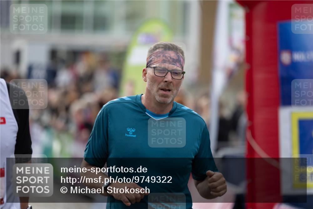 12.06.2026 - Holstenköstenlauf Michael Strokosch http://msf.ph/oto/9749322 12.06.2026 19:53:09 Laufen  meine-sportfotos.de