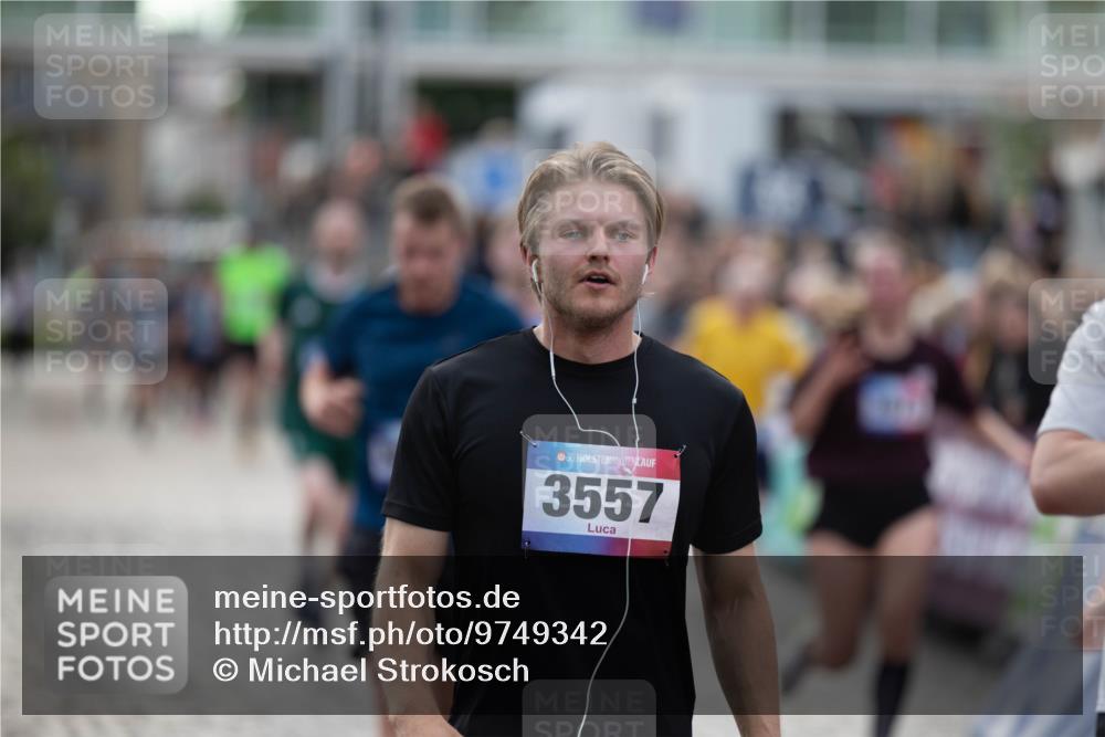 12.06.2026 - Holstenköstenlauf Michael Strokosch http://msf.ph/oto/9749342 12.06.2026 19:53:40 Laufen 36, 3557 meine-sportfotos.de