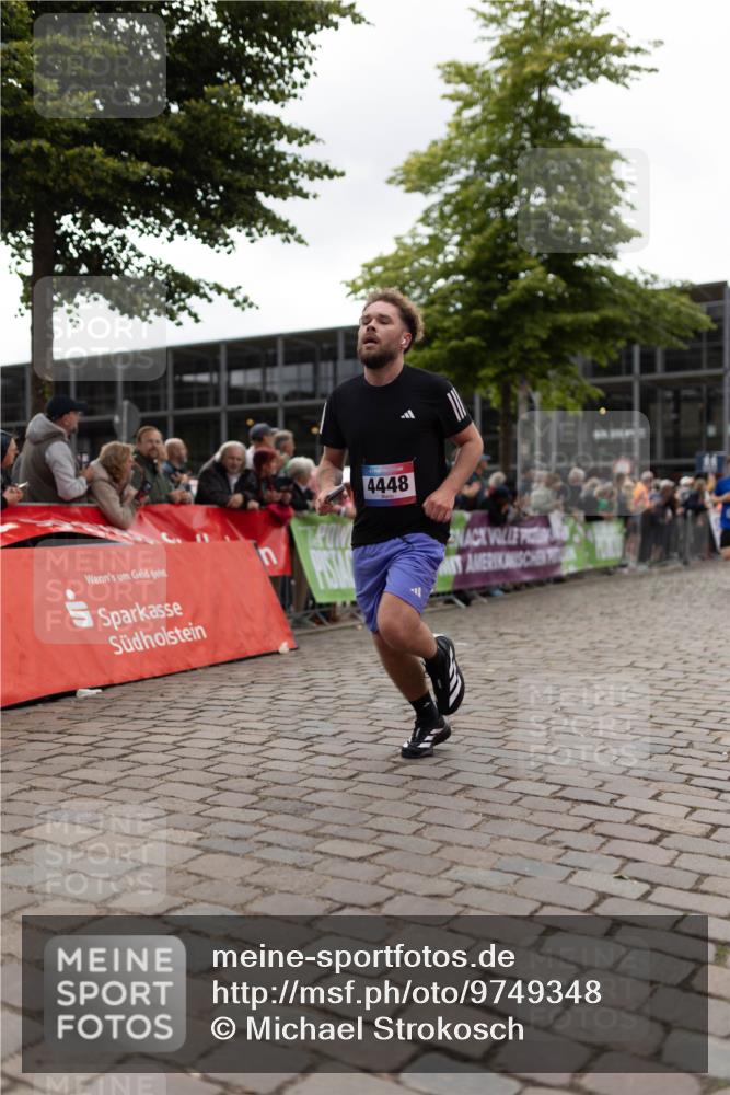 12.06.2026 - Holstenköstenlauf Michael Strokosch http://msf.ph/oto/9749348 12.06.2026 17:55:37 Laufen 4448 meine-sportfotos.de