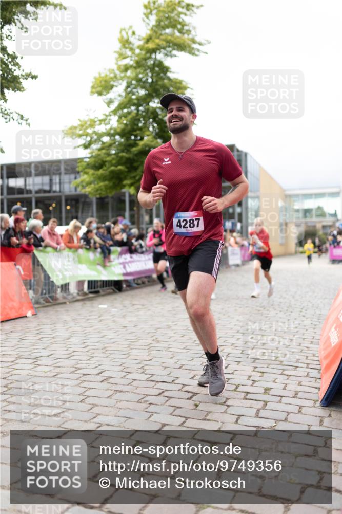 12.06.2026 - Holstenköstenlauf Michael Strokosch http://msf.ph/oto/9749356 12.06.2026 17:56:15 Laufen 4287 meine-sportfotos.de