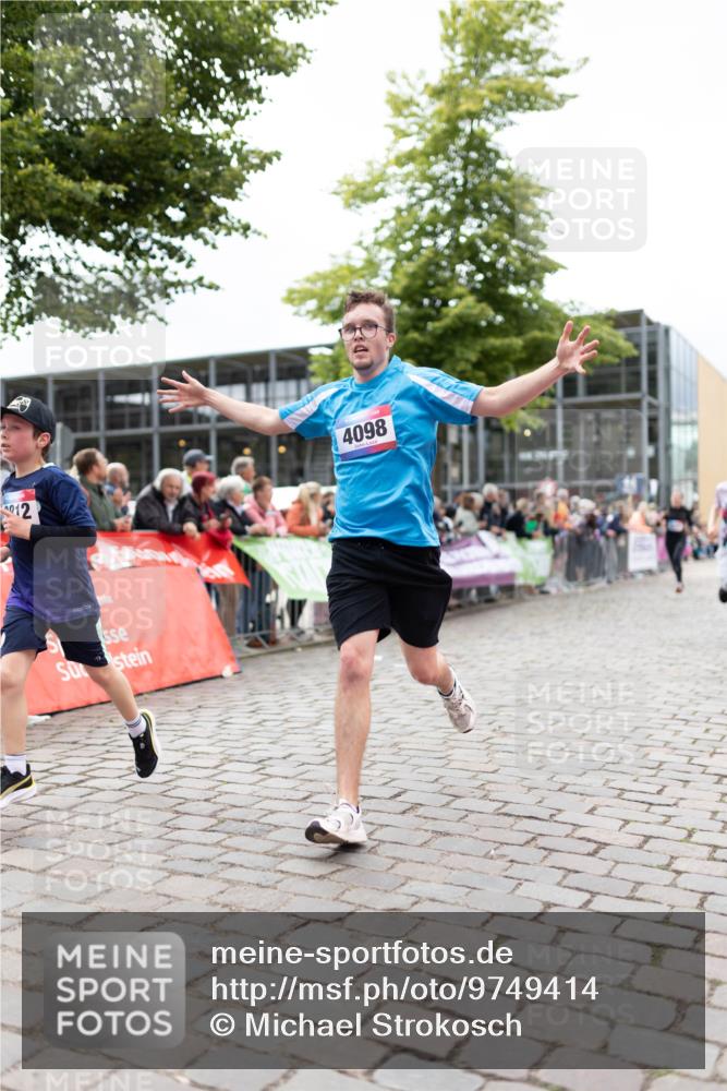 12.06.2026 - Holstenköstenlauf Michael Strokosch http://msf.ph/oto/9749414 12.06.2026 17:56:50 Laufen 12, 4098 meine-sportfotos.de