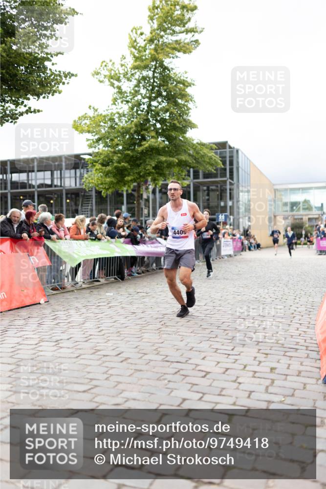 12.06.2026 - Holstenköstenlauf Michael Strokosch http://msf.ph/oto/9749418 12.06.2026 17:56:53 Laufen 4405, 4106 meine-sportfotos.de