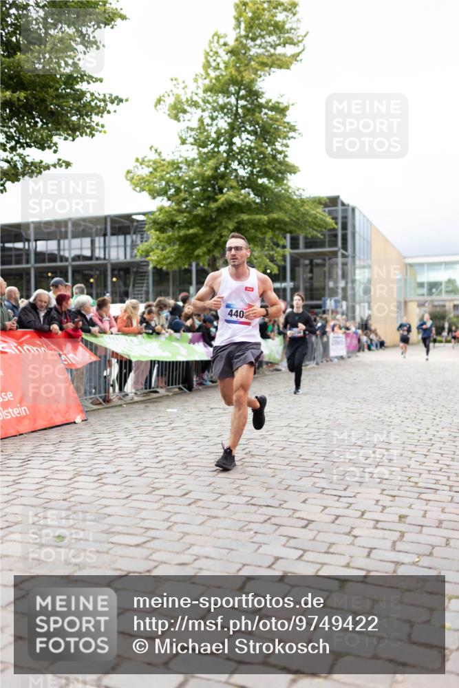 12.06.2026 - Holstenköstenlauf Michael Strokosch http://msf.ph/oto/9749422 12.06.2026 17:56:53 Laufen 440 meine-sportfotos.de