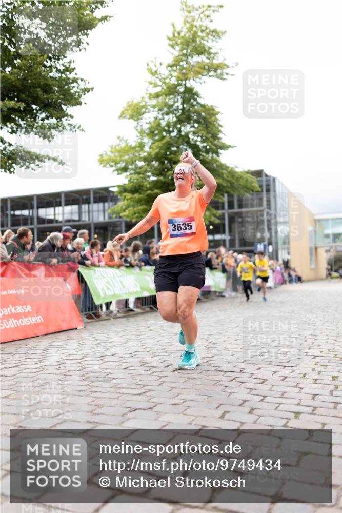 12.06.2026 - Holstenköstenlauf Michael Strokosch http://msf.ph/oto/9749434 12.06.2026 17:57:10 Laufen 3635 meine-sportfotos.de